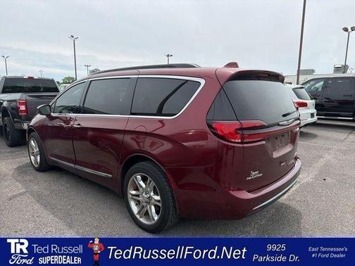 Velvet 2022 Chrysler Pacifica Limited