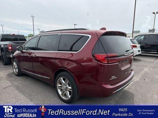 Velvet 2022 Chrysler Pacifica Limited