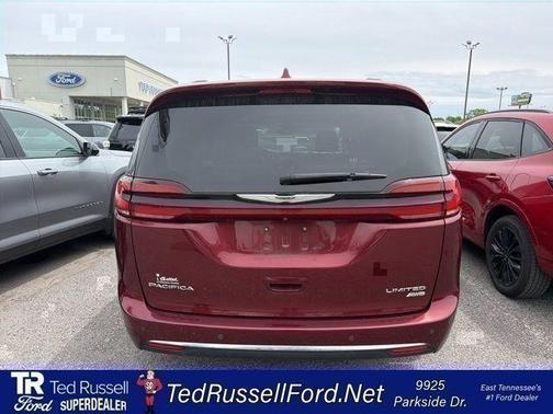 Velvet 2022 Chrysler Pacifica Limited