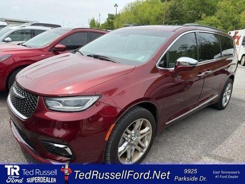 Velvet 2022 Chrysler Pacifica Limited