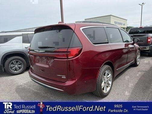 Velvet 2022 Chrysler Pacifica Limited