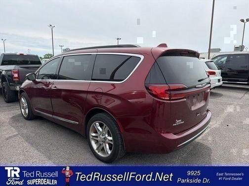 Velvet 2022 Chrysler Pacifica Limited
