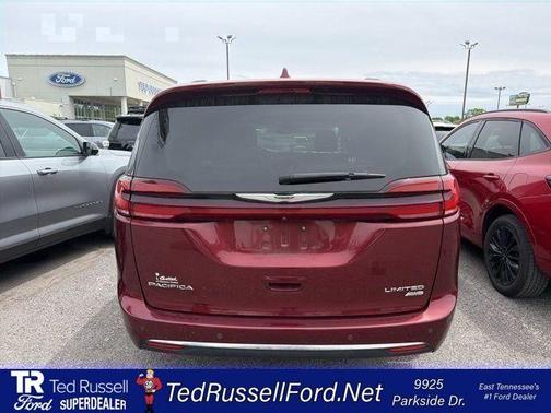 Velvet 2022 Chrysler Pacifica Limited