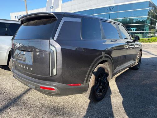 Metal 2027 Kia Telluride LX