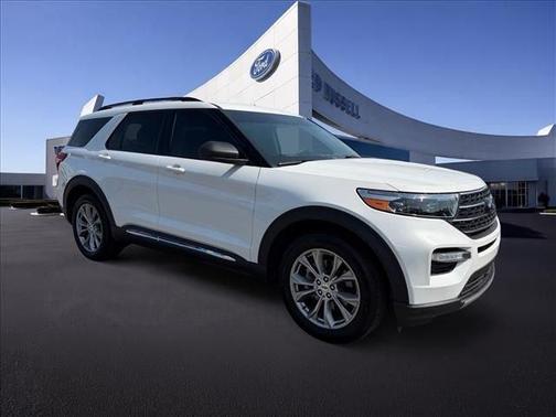 Star White 2023 Ford Explorer XLT