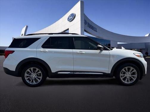 Star White 2023 Ford Explorer XLT