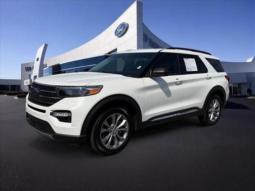 Star White 2023 Ford Explorer XLT