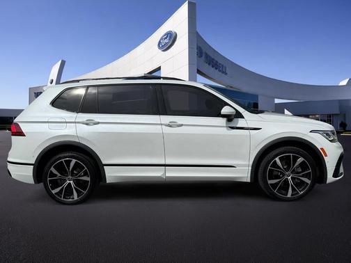 Oryx White Pearl Effect 2022 Volkswagen Tiguan 2.0T SEL R-Line