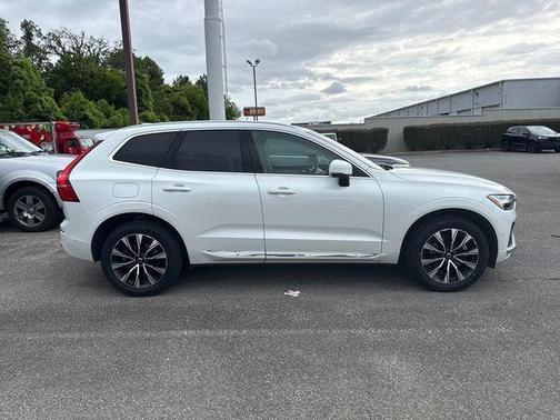 White 2023 Volvo XC60 B5 Plus Bright Theme