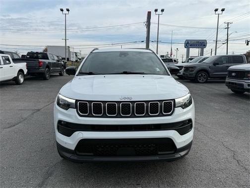 2023 Jeep Compass Latitude Lux