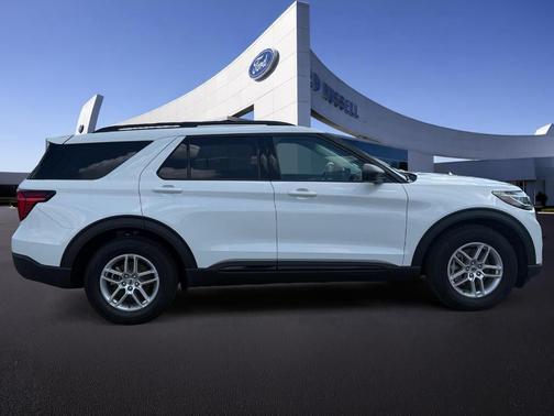White Metallic 2026 Ford Explorer Active