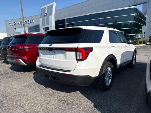 White Metallic 2026 Ford Explorer Active