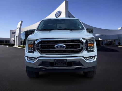 Oxford White 2022 Ford F-150 XLT