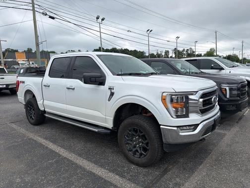 Oxford White 2022 Ford F-150 XLT