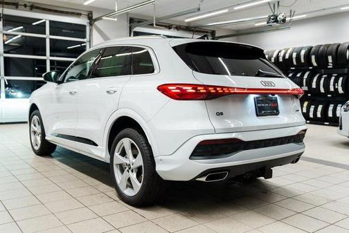 2025 Audi Q5 Premium Plus