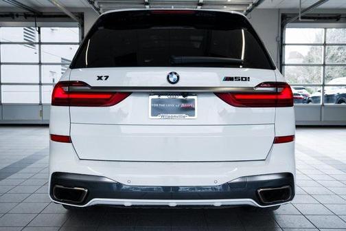 2022 BMW X7 M50i