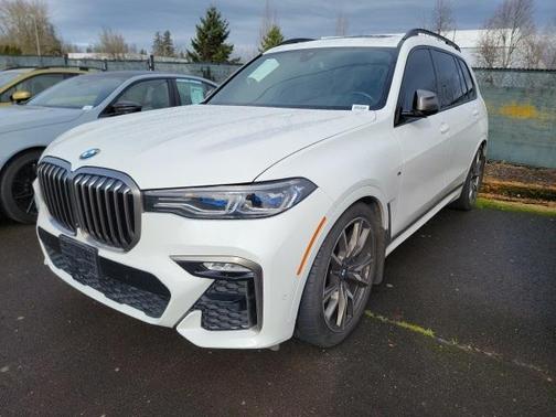 2022 BMW X7 M50i