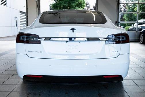 2016 Tesla Model S 70D