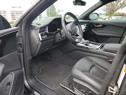 2023 Audi Q8 55 Premium Plus