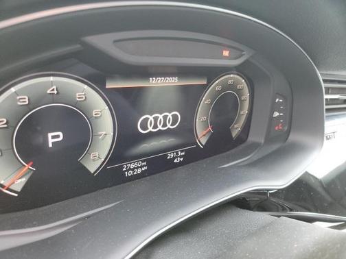 2023 Audi Q8 55 Premium Plus