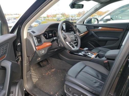 2023 Audi Q5 45 S line Premium Plus