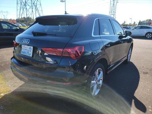 2019 Audi Q3 2.0T S line Premium Plus