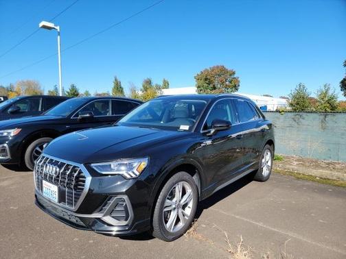 2019 Audi Q3 2.0T S line Premium Plus