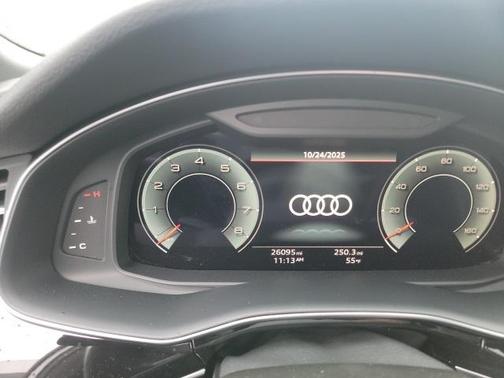 2023 Audi Q7 45 Premium