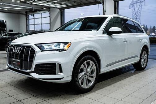 2023 Audi Q7 45 Premium