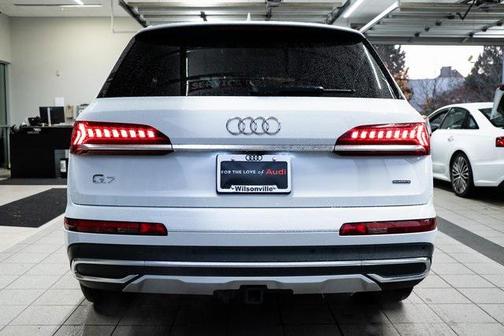2023 Audi Q7 45 Premium