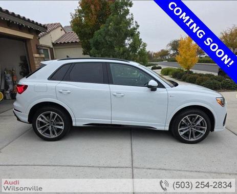 2022 Audi Q3 45 S line Premium