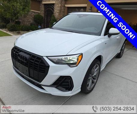 2022 Audi Q3 45 S line Premium