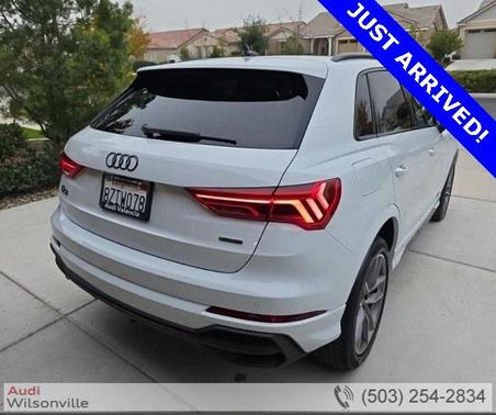 2022 Audi Q3 45 S line Premium