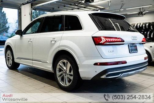 2023 Audi Q7 55 Premium Plus