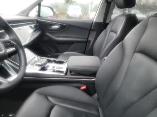 2023 Audi Q7 55 Premium Plus