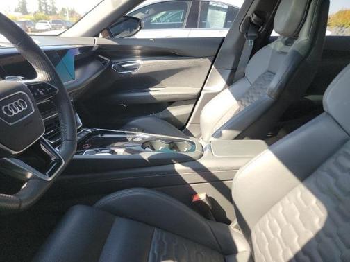 2023 Audi e-tron GT Prestige quattro