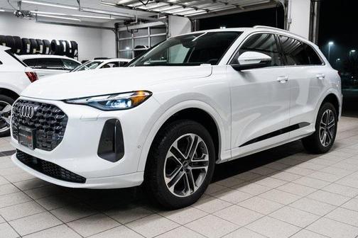 2025 Audi Q5 Premium