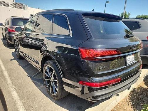2023 Audi Q7 55 Premium Plus