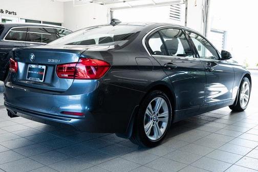 2018 BMW 330 xDrive