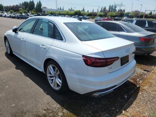 2022 Audi A4 45 S line Premium Plus