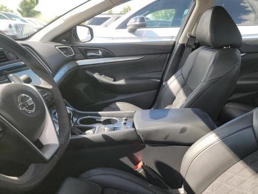 2017 Nissan Maxima 3.5 SR