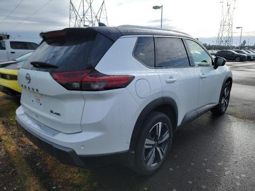 2025 Nissan Rogue SL