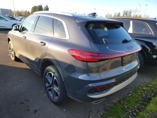 2025 Audi Q5 Premium TFSI quattro S tronic