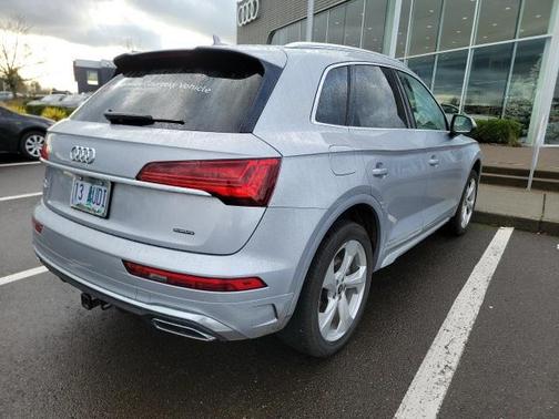 2023 Audi Q5 45 S line Premium Plus