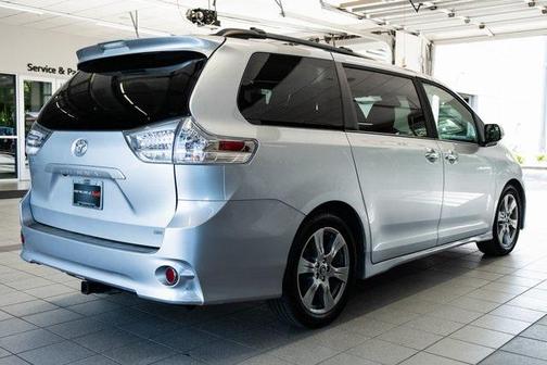2018 Toyota Sienna SE