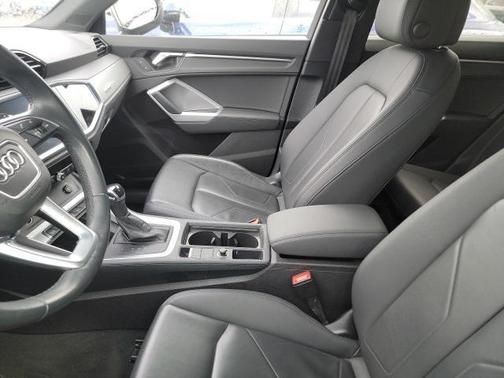 2023 Audi Q3 S line Premium
