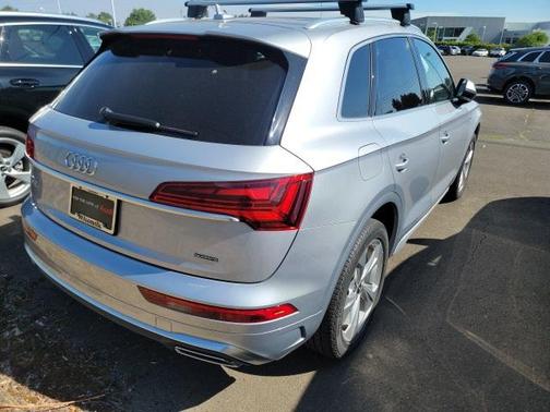 2022 Audi Q5 45 S line Premium Plus