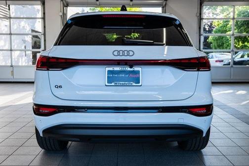 2025 Audi Q6 e-tron Premium Plus