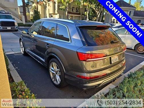 2025 Audi Q7 55 Premium Plus
