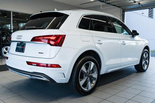 2023 Audi Q5 40 Premium Plus